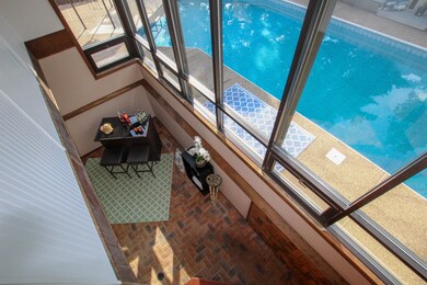 6-atrium