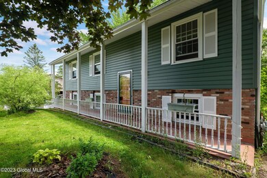 137 Horstman Dr, Schenectady, NY 12302 - photo 2