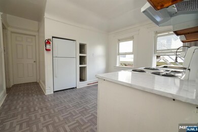 26-28 Treacy Ave unit 3, Newark, NJ 07108 - photo 3