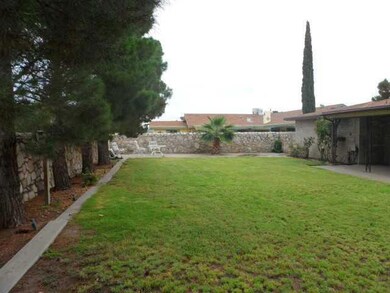 10833 Bella Vista Dr, El Paso, TX 79935 - photo 2