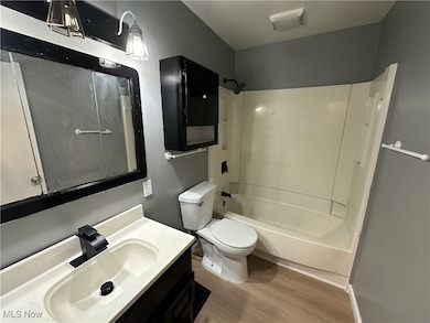 294 N Edgehill Ave, Youngstown, OH 44515 - photo 7