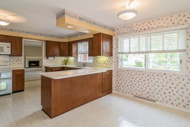 382 E Aberdeen Ct, Elmhurst, IL 60126 - photo 4