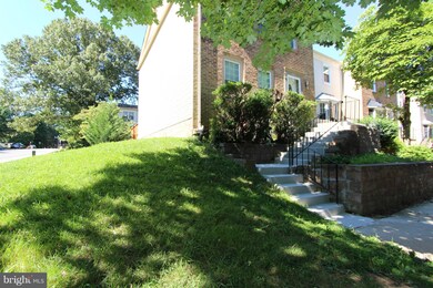 6103 Heron Pond Ct, Burke, VA 22015 - photo 2