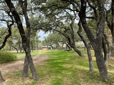 128 Ridgewood Dr unit 15, Fredericksburg, TX 78624 - photo 2