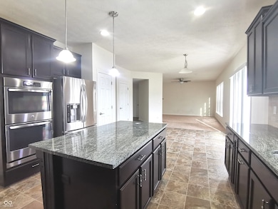 7027 Pinnacle Dr, Columbus, IN 47201 - photo 7