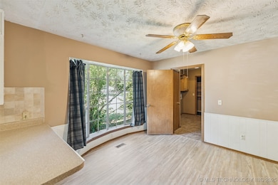 412 Cobblestone Ct, Pryor, OK 74361 - photo 6