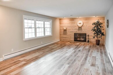 5507 Homecrest Dr, Akron, OH 44319 - photo 2