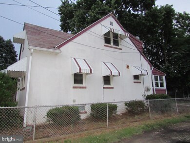 205 Pershing Ave, Darby, PA 19023 - photo 2