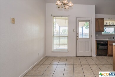 304 W Blancas Dr, Copperas Cove, TX 76522 - photo 7