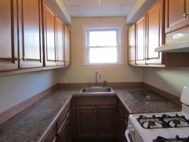 31 Hanover St unit 1, Fall River, MA 02720 - photo 3