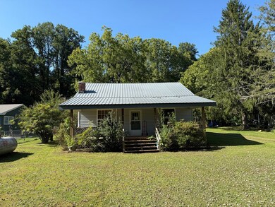 110 Fisher St, Andrews, NC 28901 - photo 2