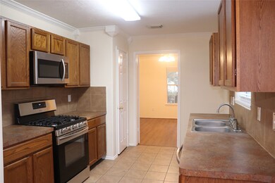 9202 Canady Park Ln, Houston, TX 77075 - photo 5