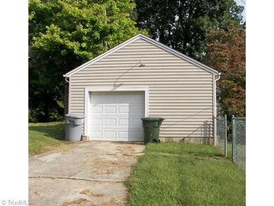 203 Bossong Dr, Asheboro, NC 27205 - photo 3