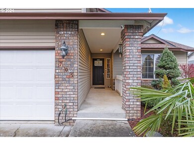 705 SW 28th St, Troutdale, OR 97060 - photo 3