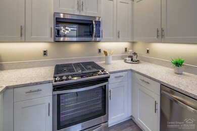 61011 SE Sydney Harbor Dr, Bend, OR 97702 - photo 6