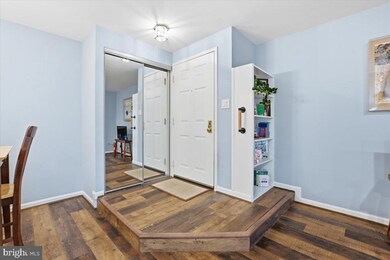 5819 Cove Landing Rd unit 303, Burke, VA 22015 - photo 2