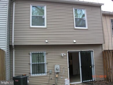 2340 Anvil Ln, Temple Hills, MD 20748 - photo 2