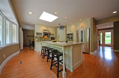 Massive GOURMET BAY KITCHEN - Granite Counters & B