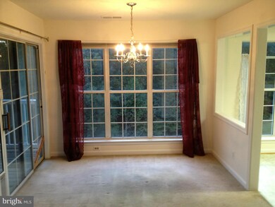 9266 Cardinal Forest Ln unit 302, Lorton, VA 22079 - photo 5