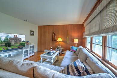 06-LIVING ROOM