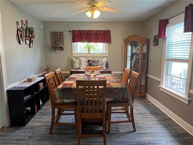 Formal Dining Room - 12' x 11'