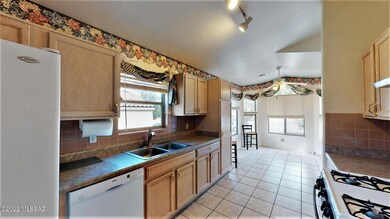 11903-N-Meteor Kitchen