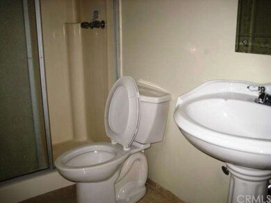 16532 E St, Victorville, CA 92395 - photo 6