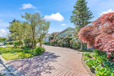 3. 5902 Glacier Way