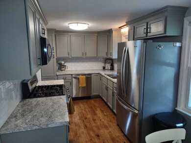 127 Cambridge Ave, Holland, MI 49423 - photo 6