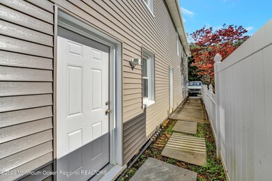 1194 Eatontown Blvd unit R4, Oceanport, NJ 07757 - photo 3