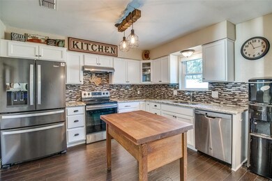 730 Deleon St, Denison, TX 75020 - photo 7