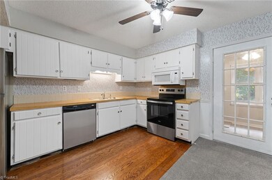 1049 Rock Knoll Ct unit 204, Winston Salem, NC 27107 - photo 7