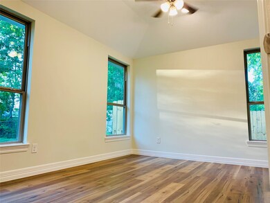 4916 Broom St, Houston, TX 77091 - photo 4