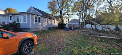 11 45th St, Lindenhurst, NY 11757 - photo 2