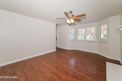 003-photo-living-room-14123448