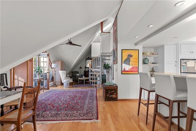 11 Catherine St unit B, Newport, RI 02840 - photo 3