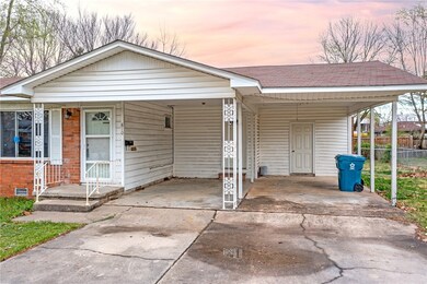 810 W Carson St, Bentonville, AR 72712 - photo 3