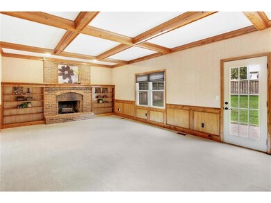 7920 Oakview Dr, Lenexa, KS 66215 - photo 3