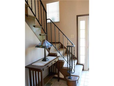 Entry/Foyer.