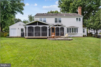 5019 Oakcrest Dr, Fairfax, VA 22030 - photo 7