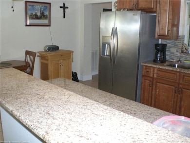 106 Lake Huntley Dr, Lake Placid, FL 33852 - photo 5