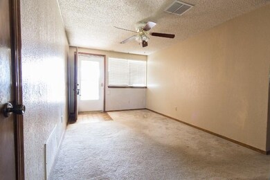 711 N Ramblin Oaks Dr, Moore, OK 73160 - photo 5