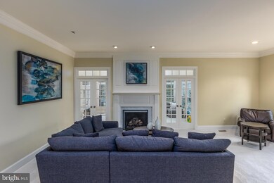 6845 Smithfield Ct, Centreville, VA 20120 - photo 5
