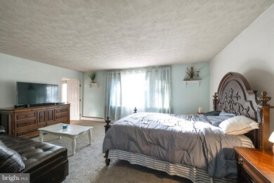 4935 Chester Creek Rd, Brookhaven, PA 19015 - photo 5