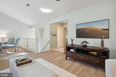 10803 Luxberry Dr, Rockville, MD 20852 - photo 6