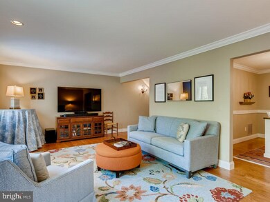 2221 Chapel Valley Ln, Lutherville Timonium, MD 21093 - photo 5