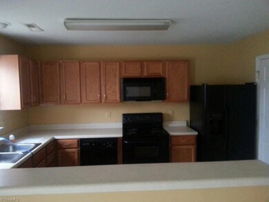 454 Wadsworth Ct, High Point, NC 27263 - photo 3