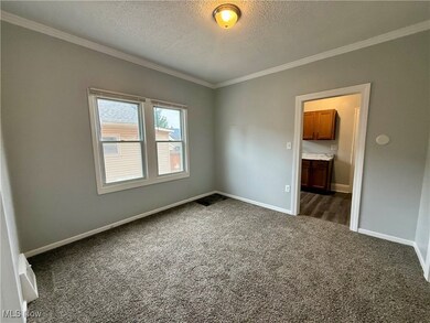 810 Thayer St unit 1, Akron, OH 44310 - photo 2