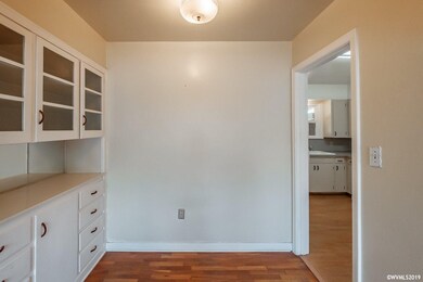 1073 13th Ave SW, Albany, OR 97321 - photo 6