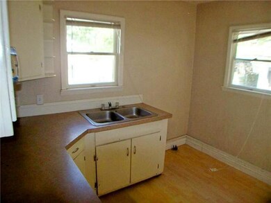 1221 Walsh St, Lansing, MI 48912 - photo 5